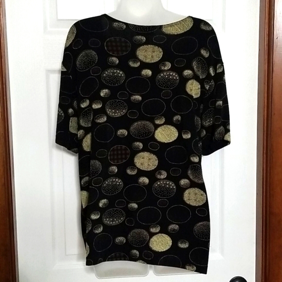 Frazier Lawrence Black and Gold Metallic Top - Picture 2 of 4